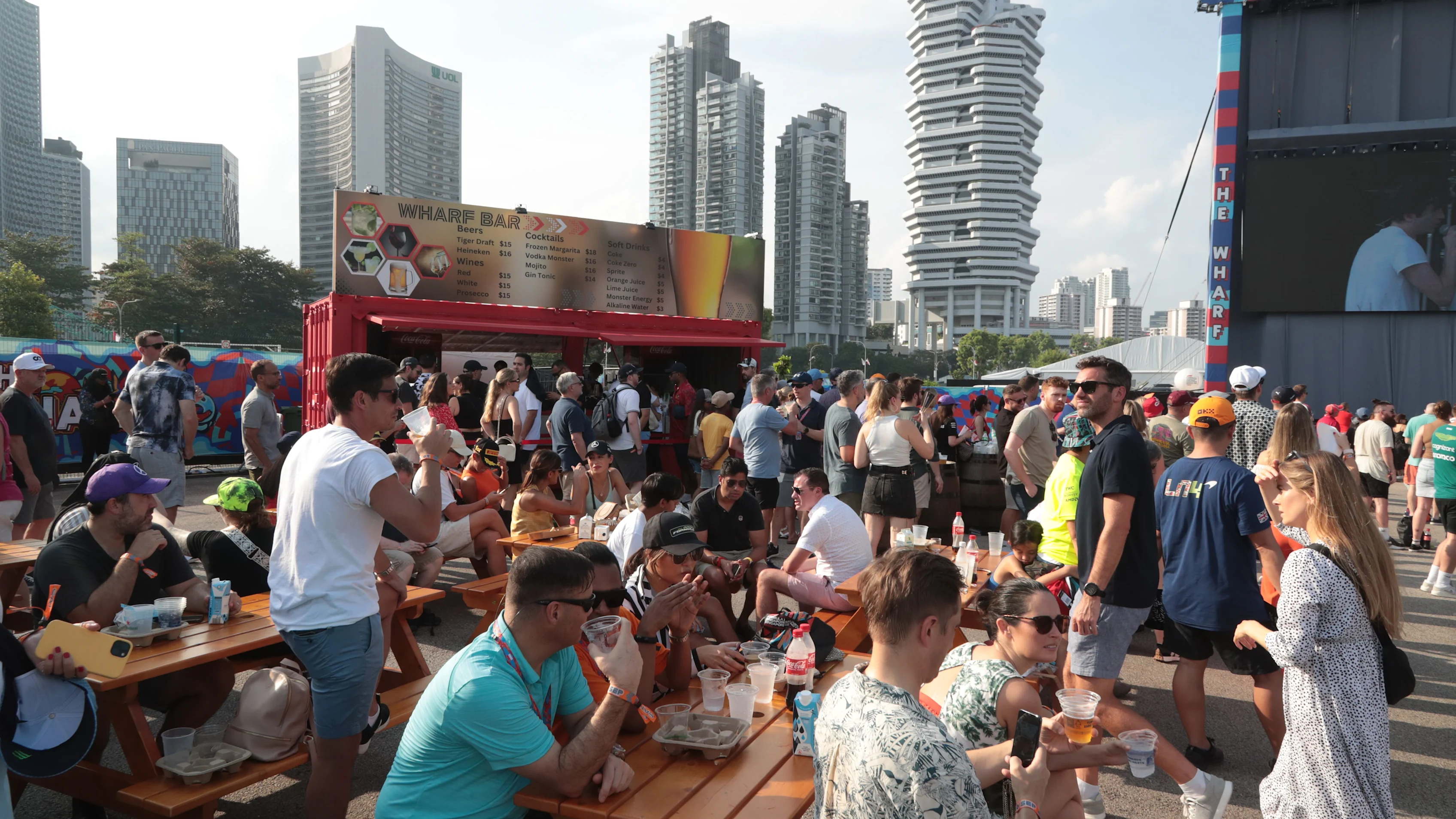 JPG%20RGB%2072%20DPI-SD_2023_SINGAPOR_FAN%20Zone_079.jpg